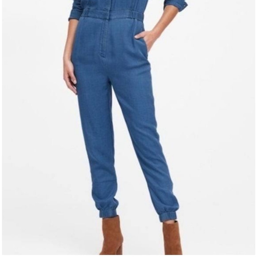 Banana Republic Tencil Blue Denim Longsleeved Jogger Flight Jumpsuit Size 8 NWOT - Picture 4 of 10